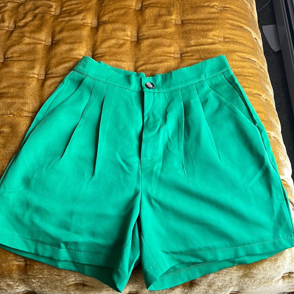 Kelly Green Tailored shorts
